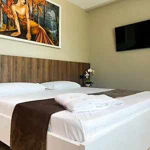 Jata Crown Otel