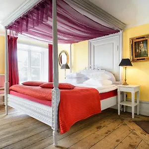 *** Otel Hellstens Malmgard İsveç
