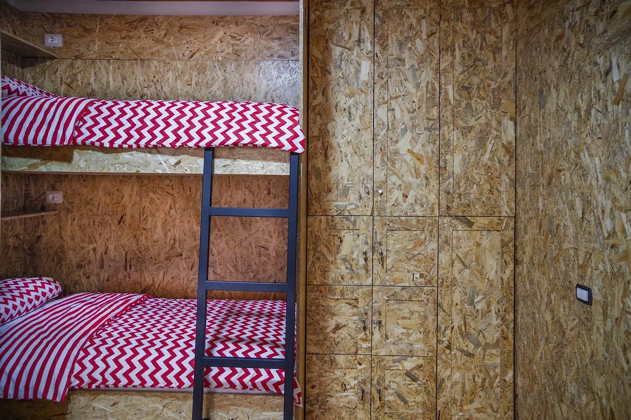 Buff Hostel Тирана Албания
