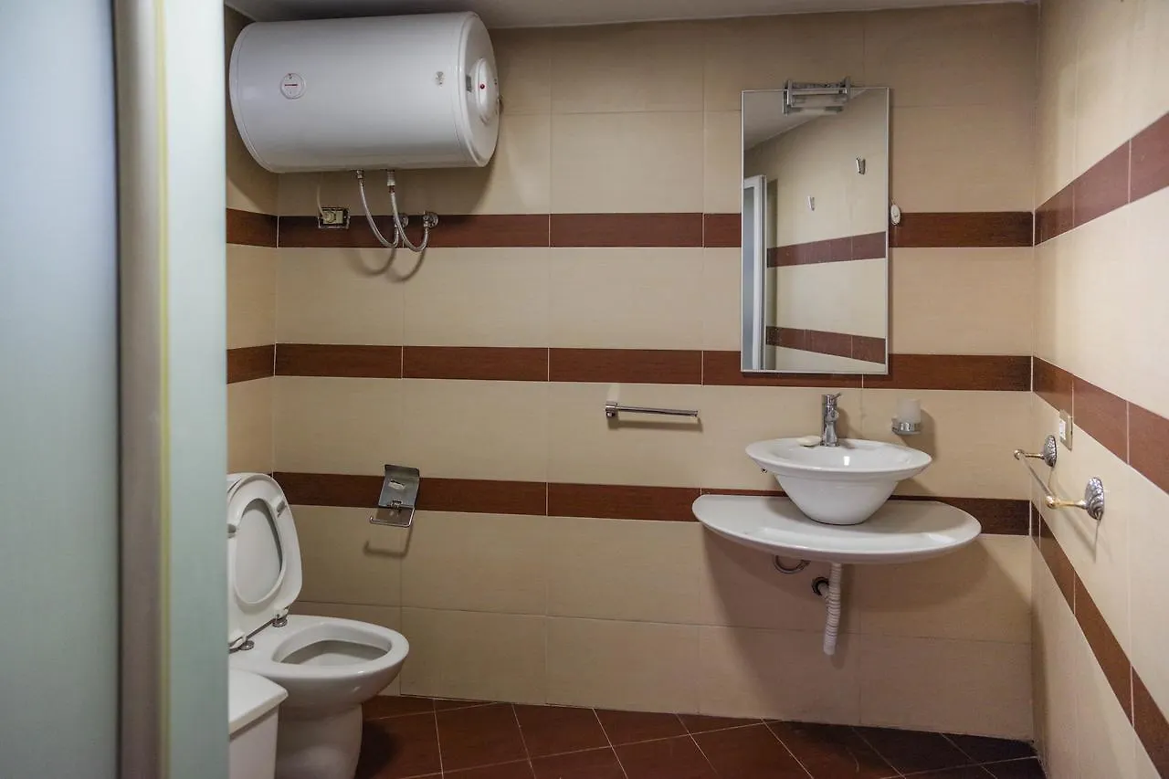 Buff Hostel Тирана Албания