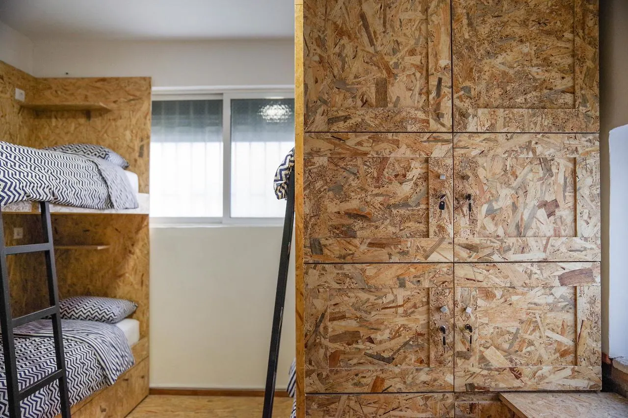Buff Hostel Тирана